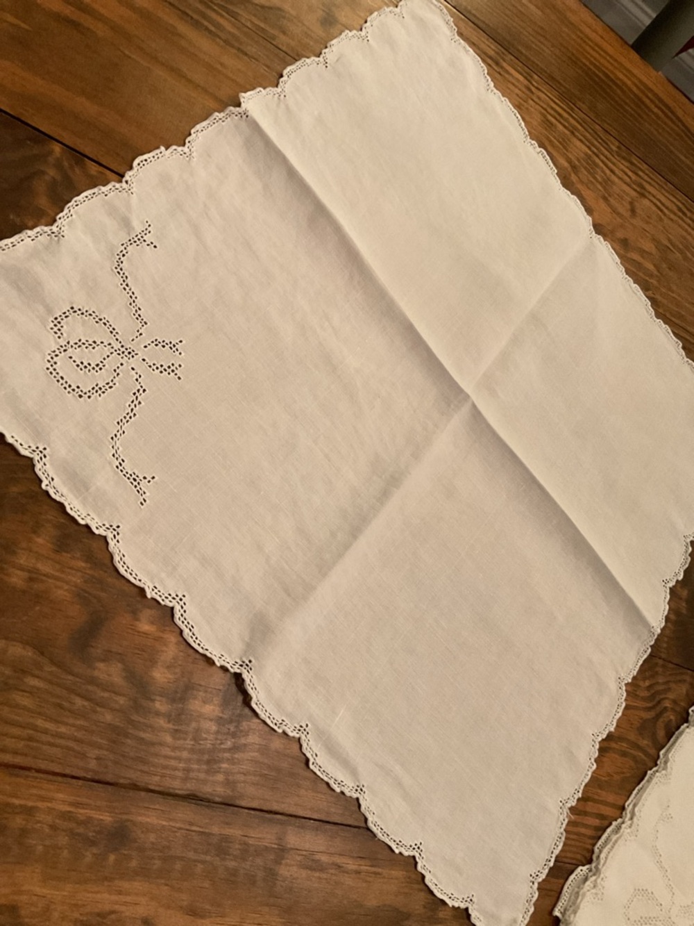 Classic Cream tablecloth - rectangle - Picture 5 of 5
